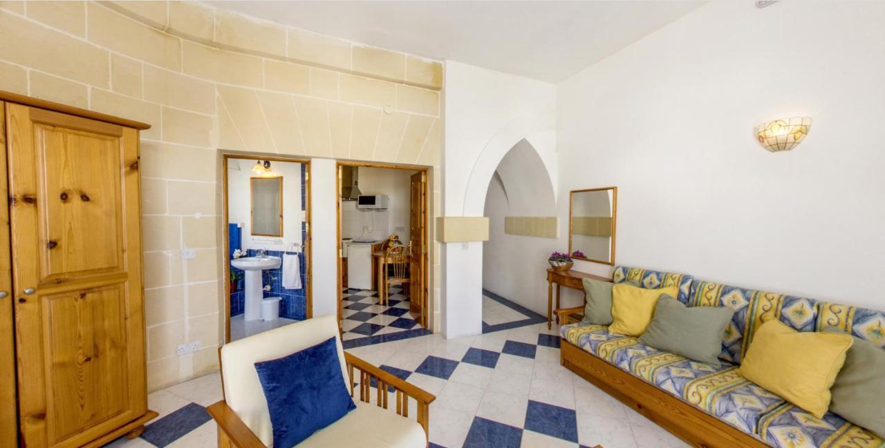 Villa Xemxija Ксленди Екстериор снимка