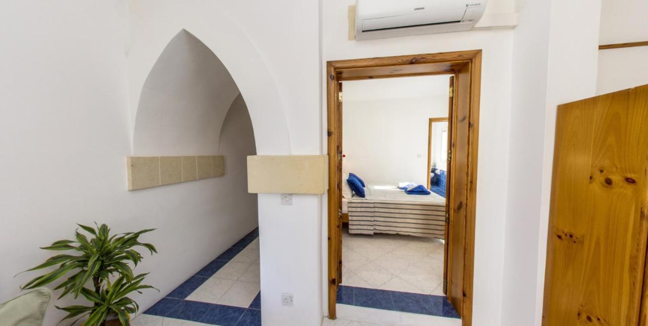 Villa Xemxija Ксленди Екстериор снимка