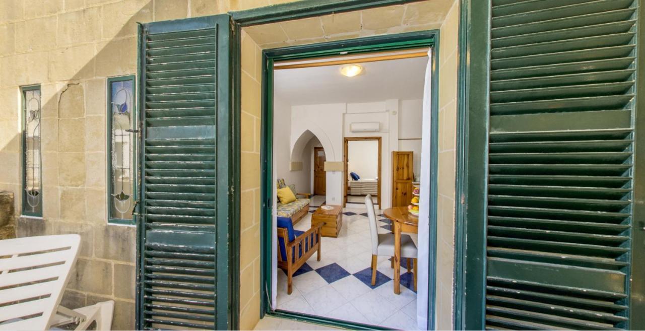Villa Xemxija Ксленди Екстериор снимка