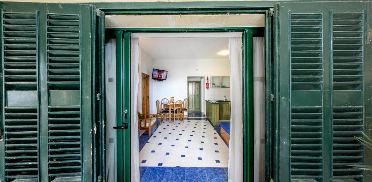 Villa Xemxija Ксленди Екстериор снимка