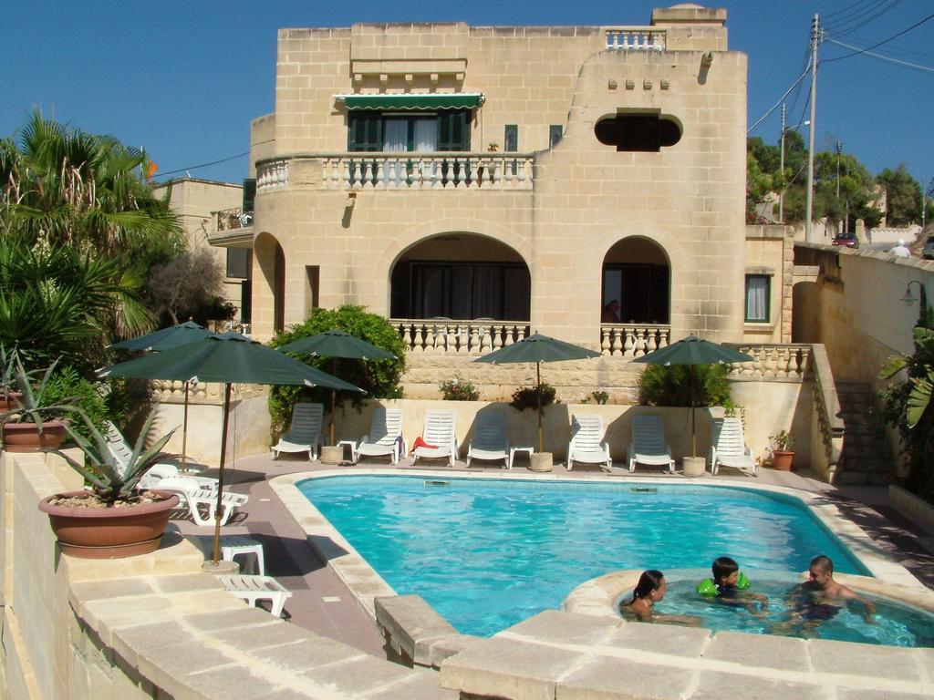 Villa Xemxija Ксленди Екстериор снимка